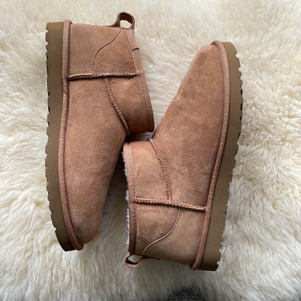 Ugg Classic Ultra Mini Suede Boot Sz 9 - Picture 2 of 9